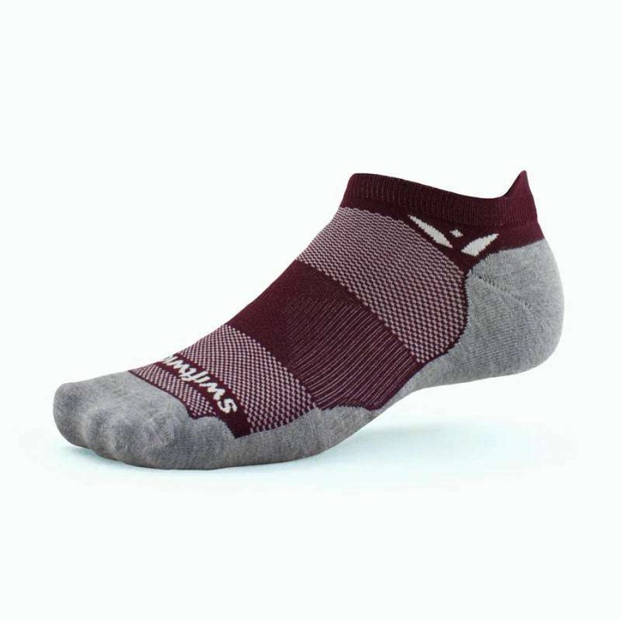 Swiftwick * | Swiftwick Maxus Zero Tab Running Sock (Sangria)